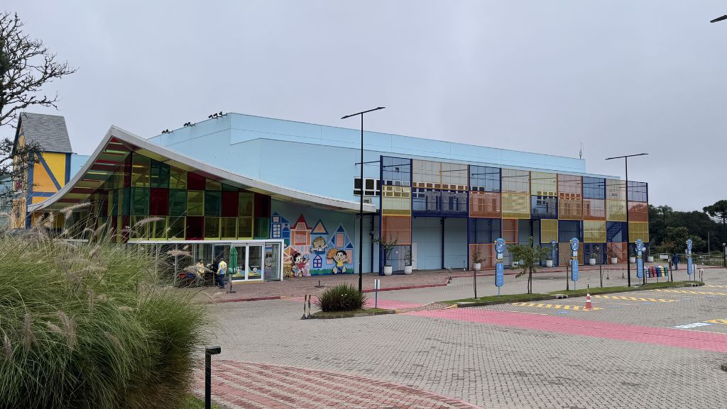 Viagem para Gramado, visite a Vila da Mônica.